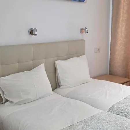 Bed and Breakfast Baixasuites 3*