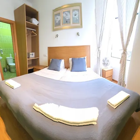 Baixasuites Bed and Breakfast 3*