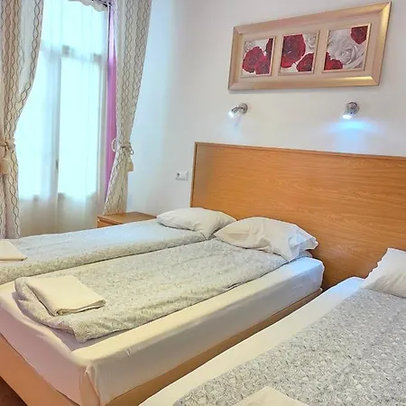 Bed and Breakfast Baixasuites 3*