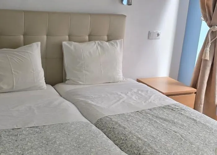 Baixasuites Bed & Breakfast 3*